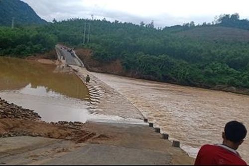 Đã tìm thấy thi thể người phụ nữ bị nước cuốn trôi khi đi qua cầu tràn