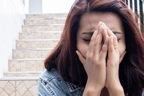 Khi chồng tôi đưa di chúc của bố mẹ ra, phản ứng của hai anh trai khiến chúng tôi hoảng sợ