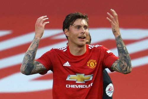 Huyền thoại MU chỉ trích Lindelof