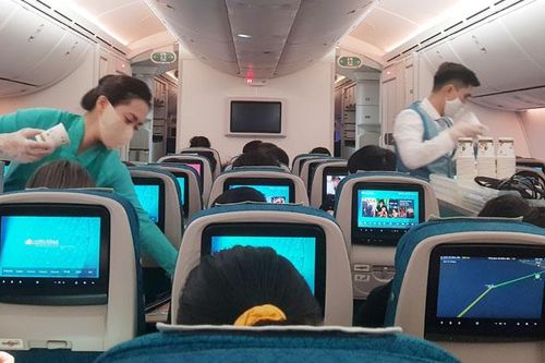 Nên xây dựng thêm các kịch bản khác nhau khi mở lại đường bay quốc tế