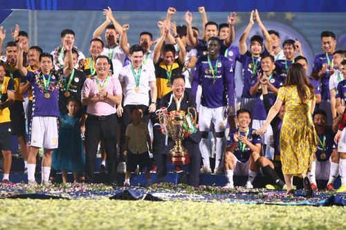 Nhìn lại 90 phút Quang Hải giúp Hà Nội FC lội ngược dòng trước Viettel