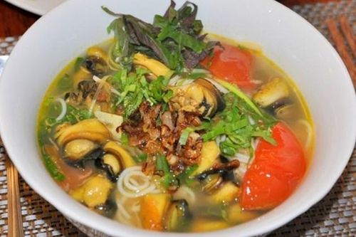Bí quyết nấu bún ốc nhanh cho ngày cuối tuần se lạnh