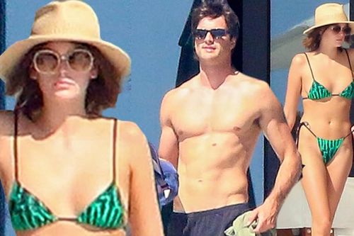 Kaia Gerber mặc bikini nhỏ xíu, lần đầu đi biển cùng người yêu tài tử