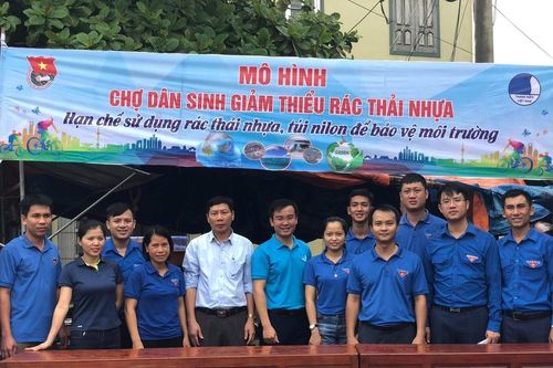 Thanh niên Hà Tĩnh ra quân chiến dịch 'Làm cho thế giới sạch hơn'