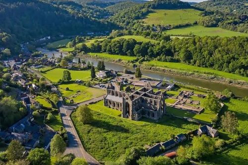 Du ngoạn những ngôi làng xinh đẹp nhất xứ Wales, Vương Quốc Anh