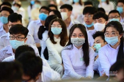 'Chửi thề là cách để con thể hiện cái 'tôi', không lạc đàn với số đông'