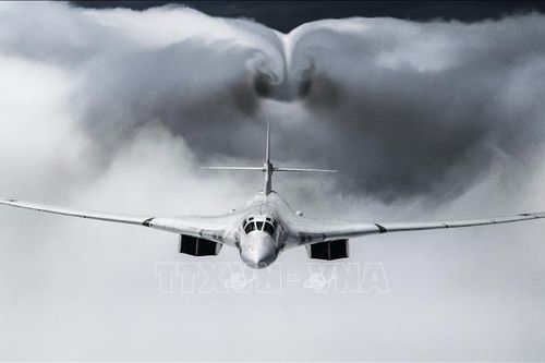 Nga: Máy bay ném bom Tu-160 lập kỷ lục chuyến bay thẳng dài nhất thế giới