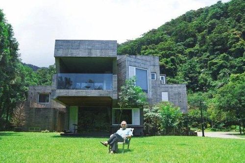 Câu chuyện phía sau căn biệt thự xây từ thung lũng 22.000m2