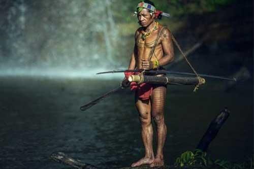 Khám phá bộ lạc sống biệt lập hoàn toàn với cuộc sống hiện đại