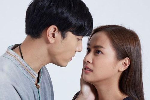 Cặp đôi Oom Eisaya và Mai Warit tái hợp trong phim làm lại 'Hồn ma sông Mekong'
