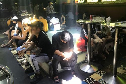 102 người mở 'tiệc' ma túy mừng sinh nhật trong quán bar ở Tiền Giang