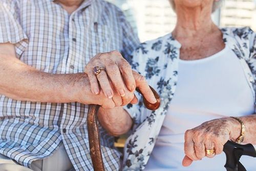 Loại gen này có thể là nguyên nhân khiến phụ nữ mắc bệnh Alzheimer thường sống lâu hơn nam giới