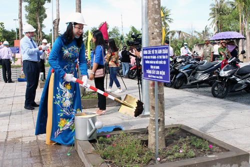 Thoại Sơn: Khánh thành các công trình chào mừng Đại hội đại biểu Đảng bộ tỉnh An Giang lần thứ XI (nhiệm kỳ 2020 – 2025)