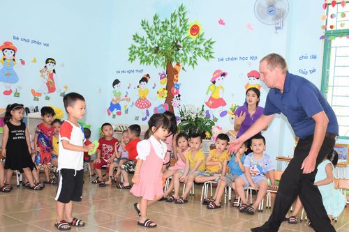 Trẻ mầm non làm quen với tiếng Anh: Hiệu ứng tích cực