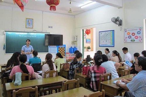 Bồi dưỡng chương trình giáo dục phổ thông mới cho giáo viên tiểu học