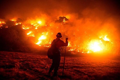Mỹ: Cháy rừng hoành hành bang California gần nửa tháng