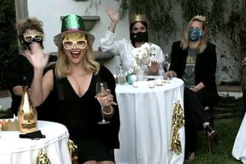 Những hình ảnh chưa từng có ở Emmy 2020