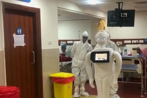 Robot giúp bệnh nhân Covid-19 kết nối với người thân