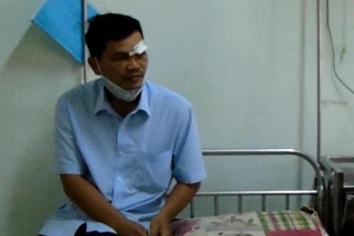 Thanh niên 'ngáo đá' tấn công người thi hành công vụ