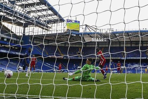 CĐV Chelsea hết kiên nhẫn với sai lầm mới nhất của Kepa