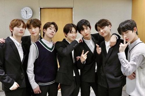 Không hổ danh đàn em BTS và TXT, chưa ra mắt đã đạt thành tích 'khủng'