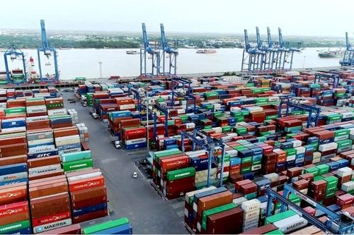 Hải quan TPHCM buộc tái xuất hơn 1.000 container phế liệu