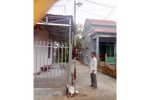 Vì... trụ điện