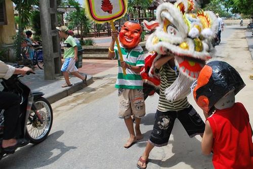 An toàn cho trẻ trong dịp Tết Trung thu