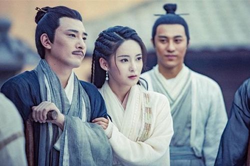 Top 3 cặp đôi 'trâu già gặm cỏ non' trong truyện Kim Dung