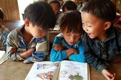 Cô giáo trẻ dạy dân học chữ miễn phí để thoát nghèo