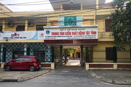 Nam Định: Nếu dịch Covid-19 bùng phát sẽ 'bê' người dân lên trung ương
