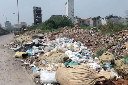 Đại lộ Thăng Long: Nhức nhối tình trạng đổ trộm phế thải, chất thải
