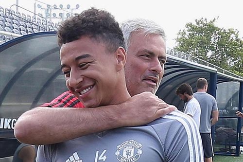 Mourinho 'giải cứu' Lingard khỏi MU, Liverpool ký tiếp