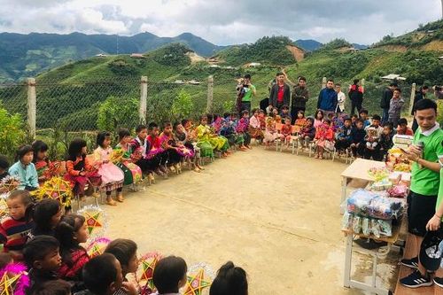 Đem 'Trung thu lên bản' cho trẻ em vùng cao Sơn La