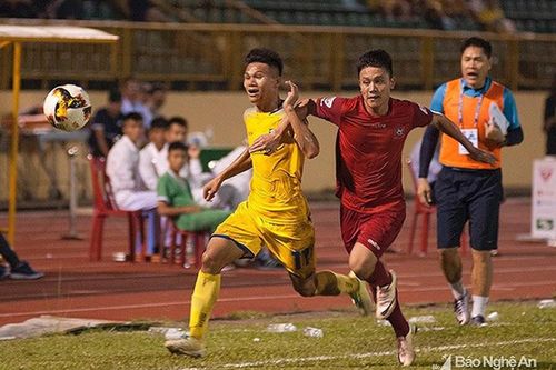 Cựu cầu thủ SLNA Nguyễn Đình Bảo chính thức gia nhập CLB Quảng Nam