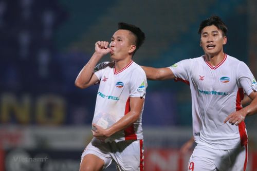 Vì sao Viettel thua Hà Nội FC, tuột chức vô địch dù chơi không tệ?