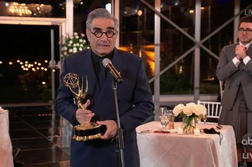Schitt's Creek 'đại thắng' tại Emmy 2020