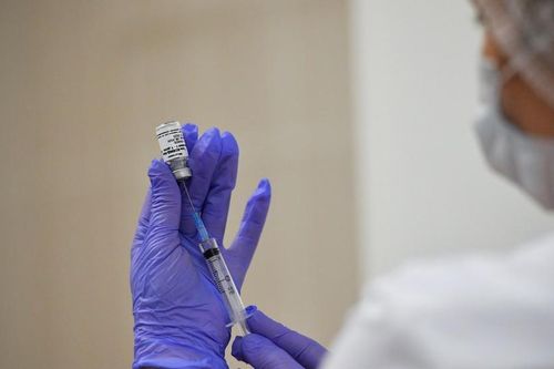 Thử nghiệm giai đoạn cuối vaccine Sputnik-V của Nga thành công