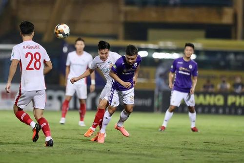 Hà Nội FC may mắn khi có Quang Hải, Văn Quyết