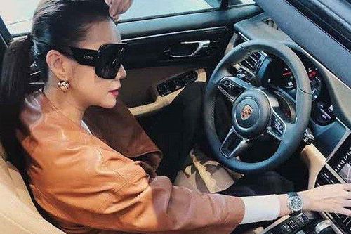 Bóc giá xế hộp tiền tỷ Porsche Macan của siêu mẫu Thanh Hằng