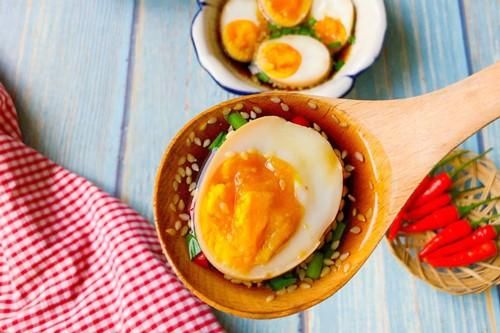 Lạ miệng với món trứng ngâm xì dầu