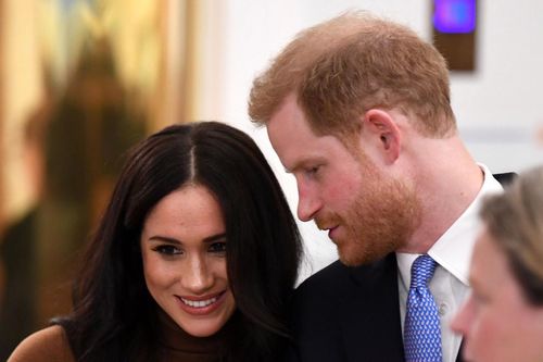 Meghan 'mất hút' trong loạt ảnh hoàng gia Anh đăng chúc mừng sinh nhật Harry