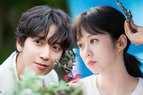 Jang Nara 'bén duyên' với Jung Yong Hwa (CNBLUE) trong phim ma hài mới: Sẽ là 'Khách sạn ma quái' phần 2?