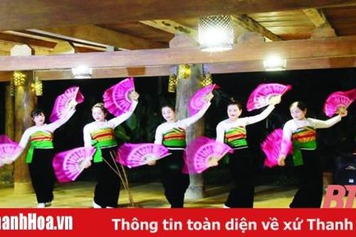 Gắn du lịch với bảo vệ môi trường tự nhiên và văn hóa