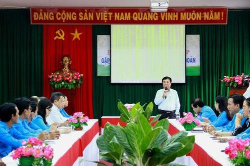 Mỗi cán bộ công đoàn phải không ngừng học tập hoàn thiện bản thân