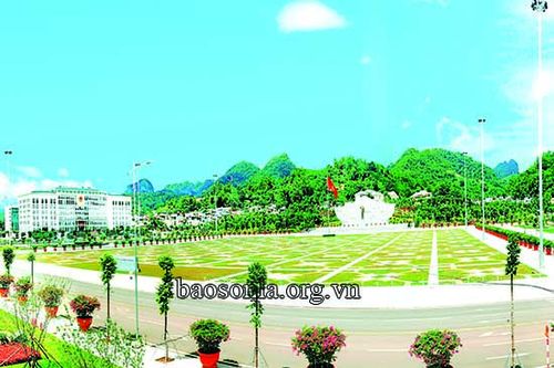 Bước đột phá đầu tư kết cấu hạ tầng KT-XH