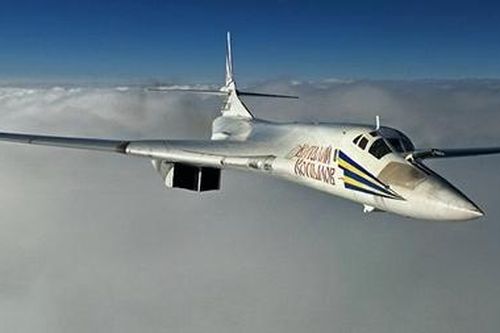 Siêu oanh tạc cơ mạnh nhất Tu-160 lại phá kỷ lục thế giới