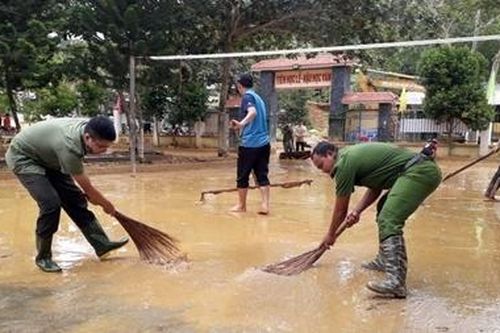 Tây Giang hoang tàn sau lũ dữ