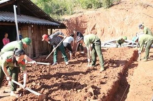 Hoàn thành 100% chương trình hỗ trợ làm nhà cho hộ nghèo ở Mường Nhé, Nậm Pồ