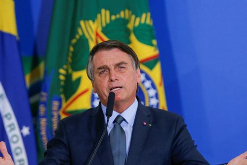 Tổng thống Brazil tiếp tục lên bàn mổ